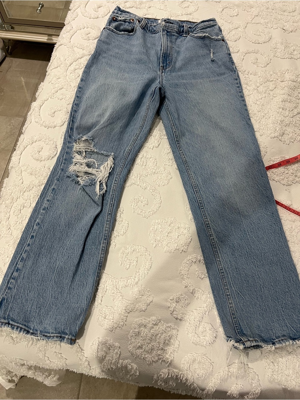 Abercrombie & Fitch ’90s Straight Ultra High Rise Distressed Jeans Size 29/8S